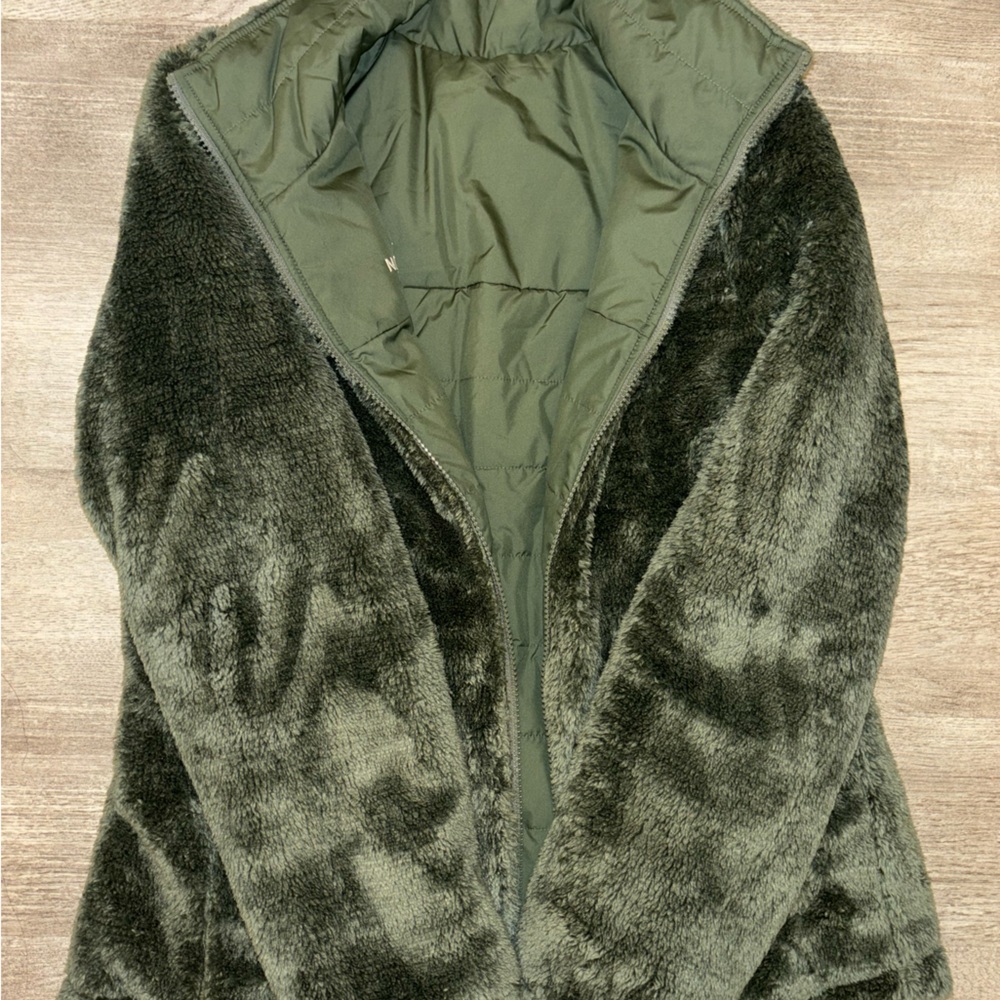 Green North Face Reverse-Able Jacket - image 6